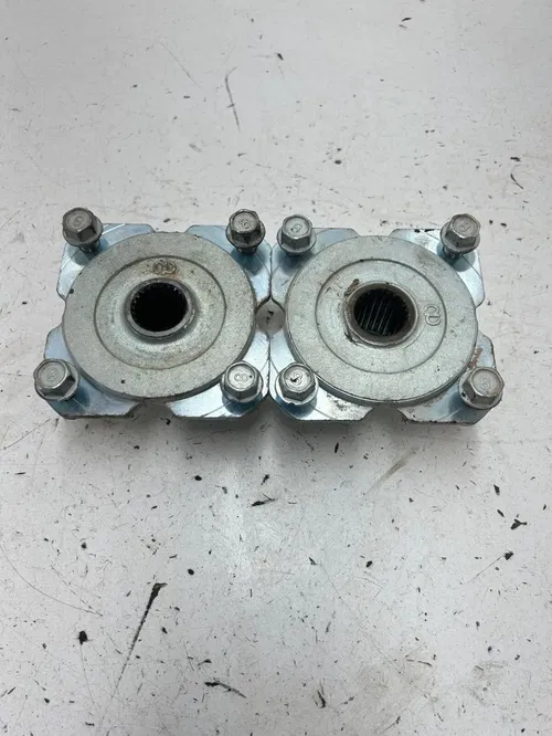 02 2002 Polaris Scrambler 90 2 Stroke OEM GOOD Rear Back Wheel Hub Lugs Hubs Lug