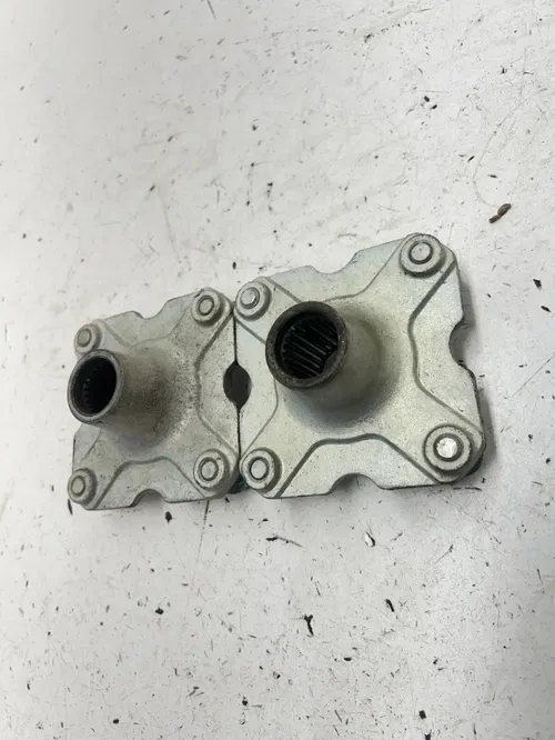 02 2002 Polaris Scrambler 90 2 Stroke OEM GOOD Rear Back Wheel Hub Lugs Hubs Lug