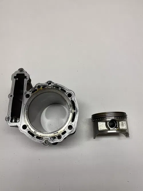 2005 05 Kawsaki KL 650 KL650-A Cylinder Head Jug Piston GOOD! Free US Ship