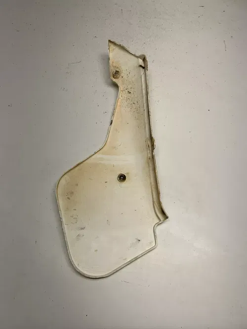 1985 85 HUSQVARNA WR125 wr 125 DAMAGE! Right Side Cover Plastic Fend Free Ship ￼