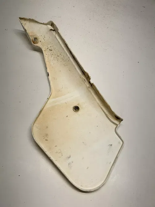 1985 85 HUSQVARNA WR125 wr 125 DAMAGE! Right Side Cover Plastic Fend Free Ship ￼