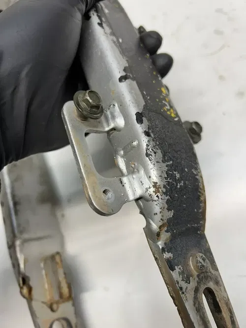 2002 02 yamaha ttr125l TTR 125 L LOT Swingarm Swing Arm Linkage Chain Guard
