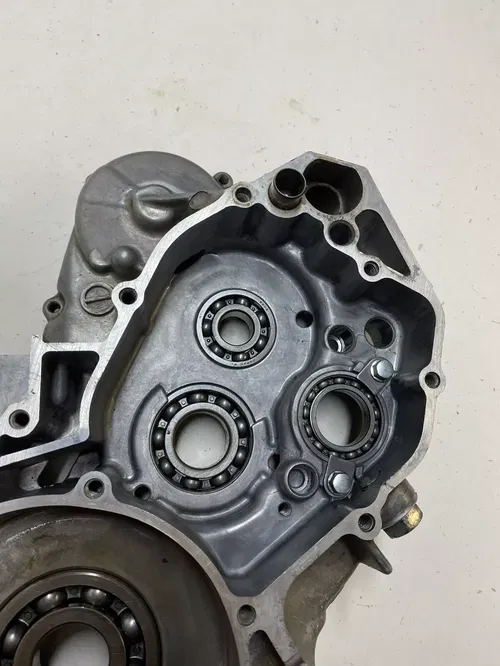 2003 03 Honda CR250 CR250R cr250r GOOD Right Crankcase Case Engine Motor