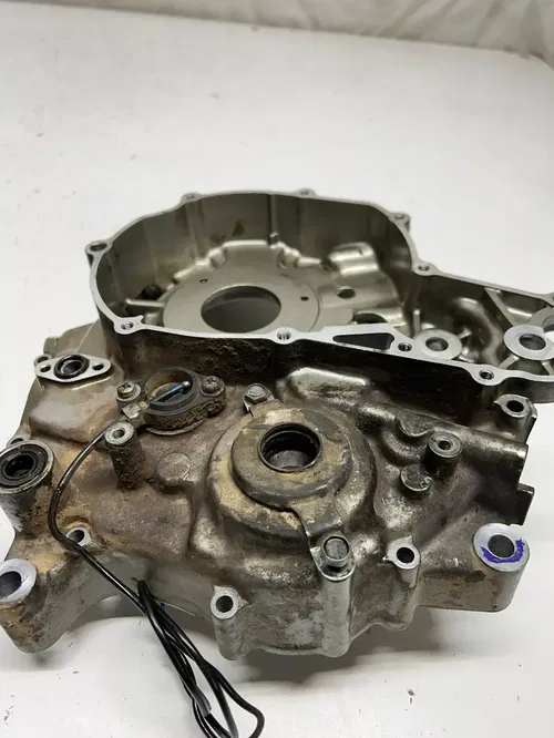1996 96 Suzuki DR350SE DR 350 se OEM Crankcase Cases Case Engine Motor Plug