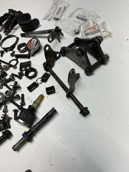 2003 03 YAMAHA YZ450F Yz 450 f LOT Bolt Hardware Mount Support Nut Peg Motor