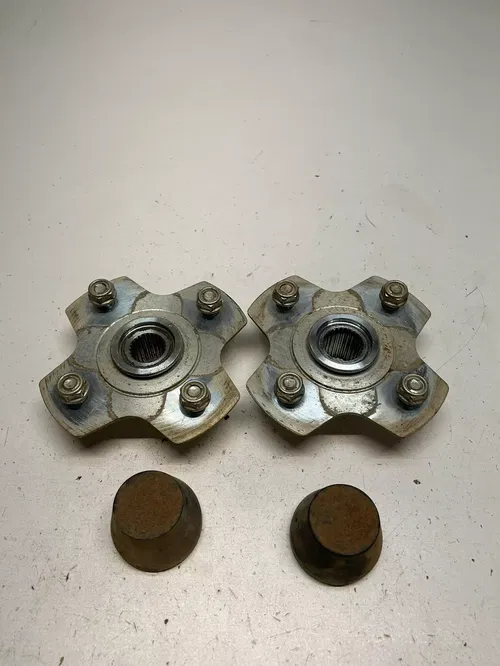 2005 05 POLARIS PHOENIX 200 Rear Back Hubs Hub L R Lugs Dust Cap Cover #2