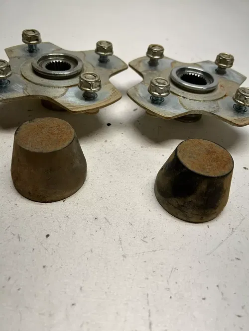 2005 05 POLARIS PHOENIX 200 Rear Back Hubs Hub L R Lugs Dust Cap Cover #2