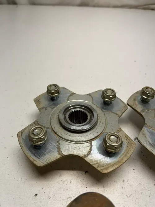 2005 05 POLARIS PHOENIX 200 Rear Back Hubs Hub L R Lugs Dust Cap Cover #2