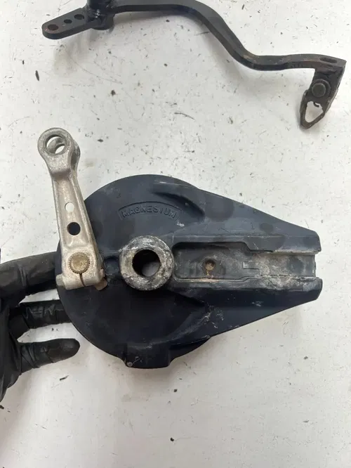 84 1984 Honda Xr 500 R Xr500r OEM GOOD! Rear Back Brake Drum Plate Arm Foot Pedl