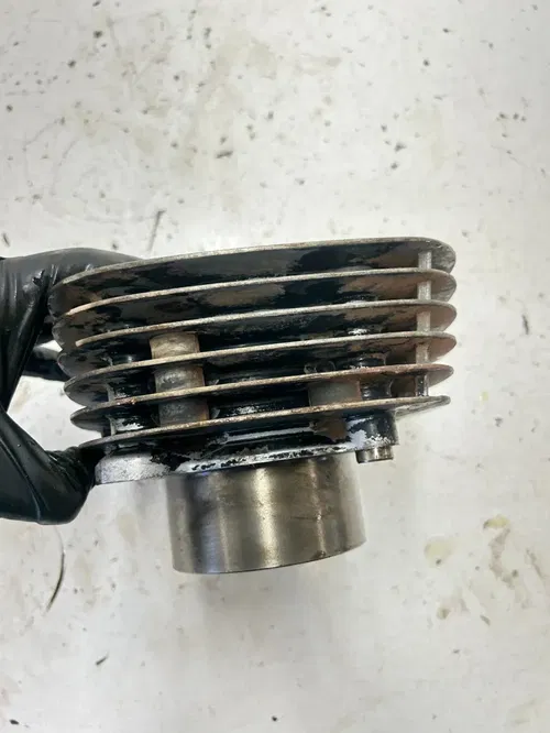 82 1982 Yamaha XT250J Xt 250 j OEM Cyl Cylinder Jug Sleeve Piston Intake READ