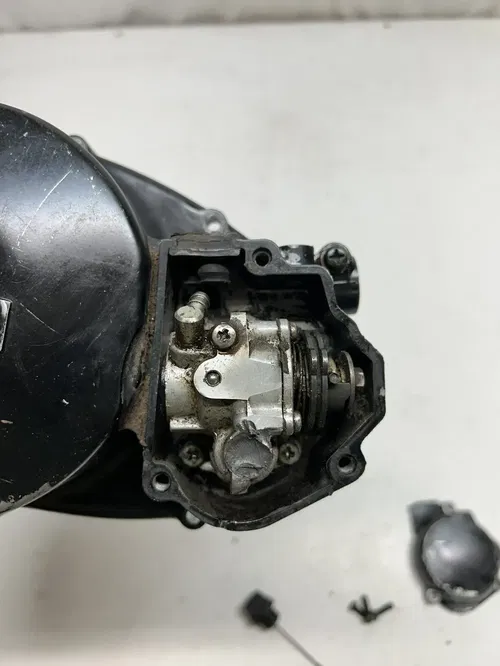 1990 90 Yamaha RT180 RT 180 rt OEM Clutch Cover Case Oil Cap NO BREAKS/CRACK! #3