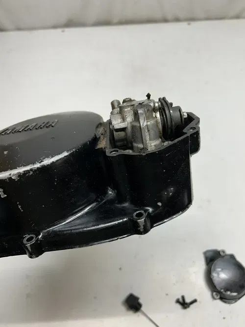 1990 90 Yamaha RT180 RT 180 rt OEM Clutch Cover Case Oil Cap NO BREAKS/CRACK! #3