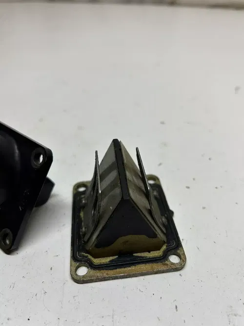 1998 98 yamaha yz80 YZ 80 rubber intake boot reed cage free ship
