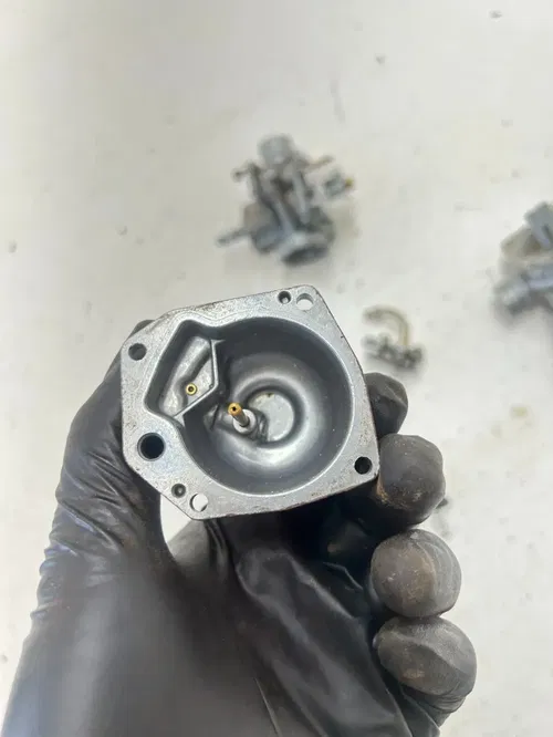 05 2005 Polaris Predator 90 2 Stroke Carb Carburetor Bowl Body Spring READ
