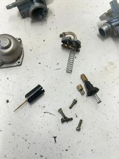 05 2005 Polaris Predator 90 2 Stroke Carb Carburetor Bowl Body Spring READ