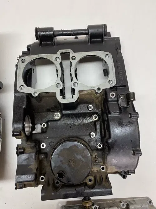2001 01 NINJA EX 500 R MINT 995 MILES CRANK CASES CLUTCH COVER OIL PAN GOOD!