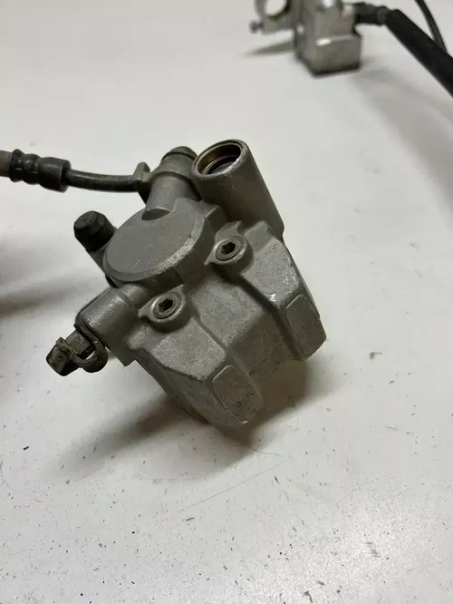 2001 01 Yamaha raptor 660 WORKING front brake master cyl caliper line mount
