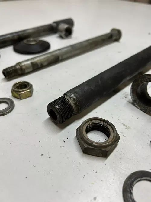 2004 04 HONDA CRF250R crf 250 r LOT Front Rear Back Axle Shaft Swing arm Spacer