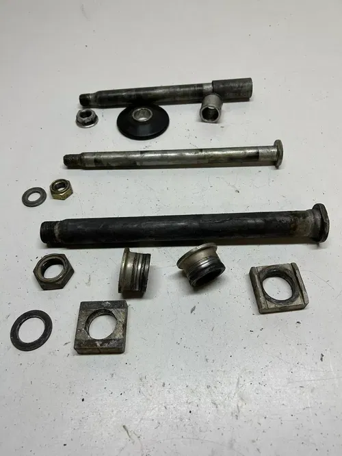 2004 04 HONDA CRF250R crf 250 r LOT Front Rear Back Axle Shaft Swing arm Spacer