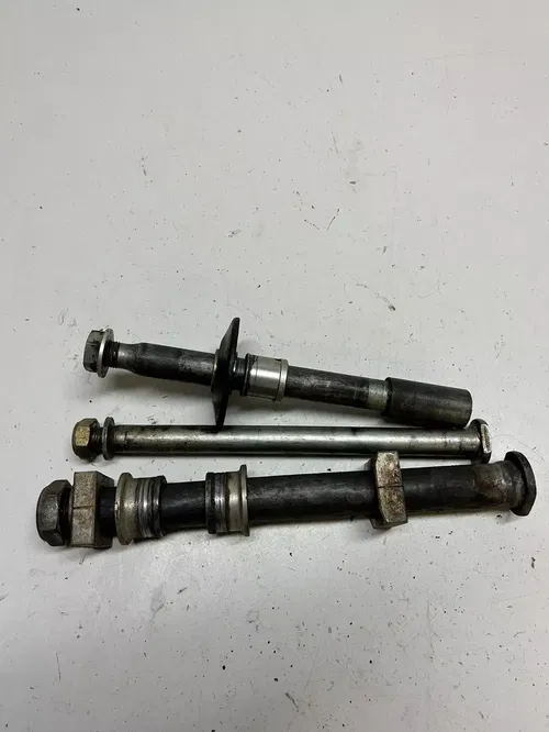 2004 04 HONDA CRF250R crf 250 r LOT Front Rear Back Axle Shaft Swing arm Spacer