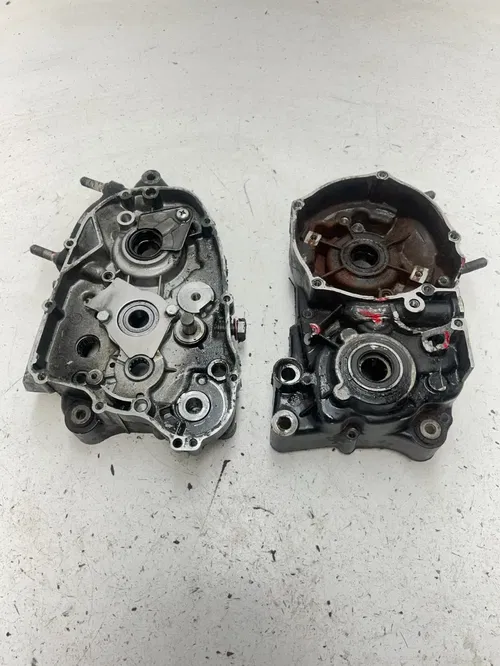 79 1979 Yamaha IT175F It 175 f OEM Crankcase Crank Cases Case Engine Motor Cover
