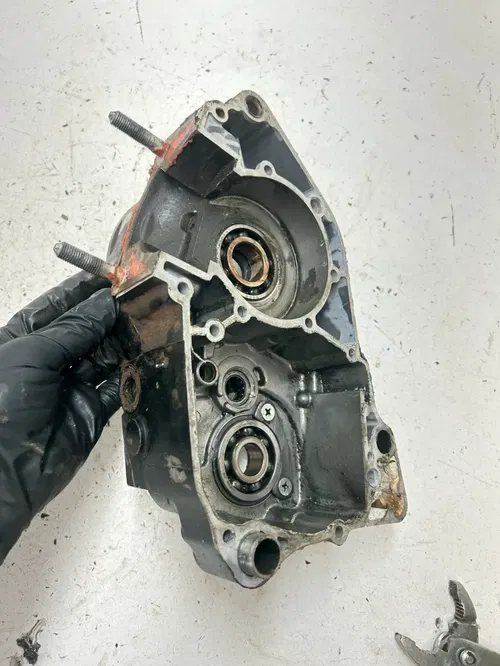 79 1979 Yamaha IT175F It 175 f OEM Crankcase Crank Cases Case Engine Motor Cover