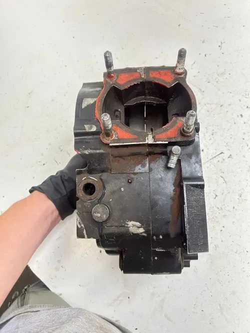 79 1979 Yamaha IT175F It 175 f OEM Crankcase Crank Cases Case Engine Motor Cover