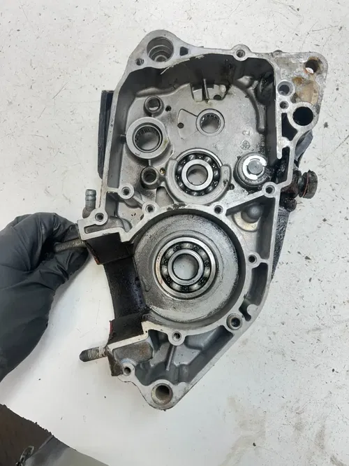79 1979 Yamaha IT175F It 175 f OEM Crankcase Crank Cases Case Engine Motor Cover