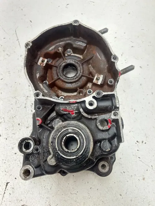79 1979 Yamaha IT175F It 175 f OEM Crankcase Crank Cases Case Engine Motor Cover