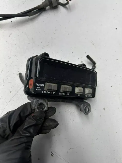 85 1985 Honda XR350R xr 350 r GOOD! Digital Display Speedometer Trip Cable Mount