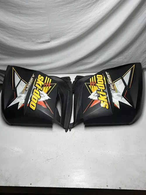 2004 04 Ski-doo Summit 800 Highmark 151" OEM NICE! Side Cover Body Panel Plastic