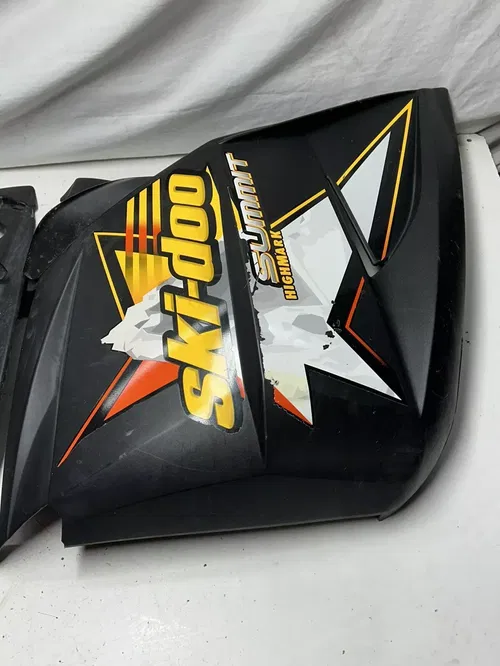 2004 04 Ski-doo Summit 800 Highmark 151" OEM NICE! Side Cover Body Panel Plastic