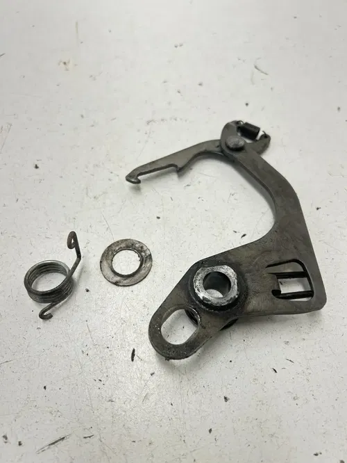 77 1977 Yamaha IT175 it 175 1w2-007110 OEM Shifter Shaft Clutch Arm Pivot Mount