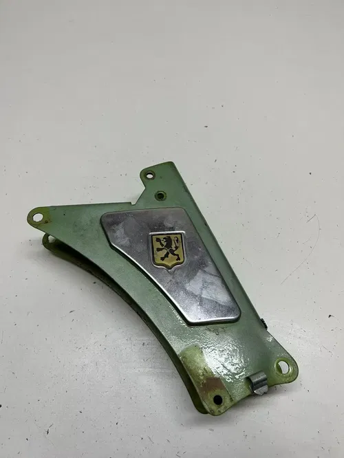 1978 78 Peugeot 103 SP 103sp-u3 Moped Frame Center Tool Box Cover Emblem