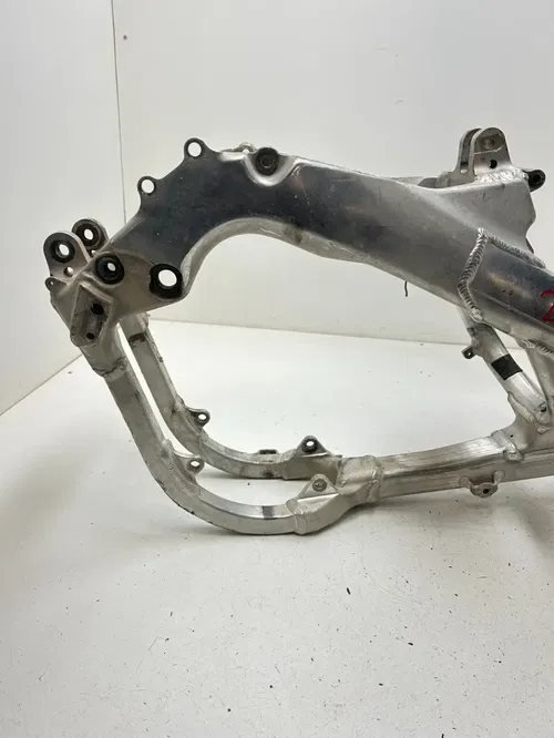 04 2004 Honda CRF 250 R L OEM Main Frame Body Assembly Chassis BOS! READ