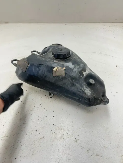 05 2005 Yamaha YFZ450R Yfz 450 r OEM GOOD THREADS! Gas Tank Fuel Cell Cap Mount