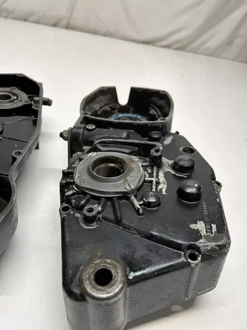 1985 85 HUSQVARNA WR125 wr 125 DAMAGE!! Crankcase Cases L R Engine Motor