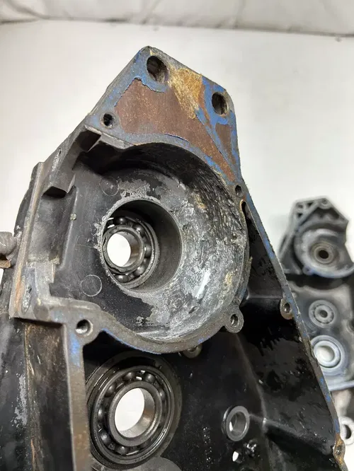 1985 85 HUSQVARNA WR125 wr 125 DAMAGE!! Crankcase Cases L R Engine Motor