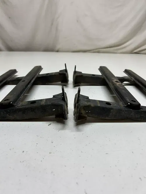01 Yamaha Kodiak 400 4x4 YFM400 Foot Peg Mount Well Guard GOOD THREADS STRAIGHT!