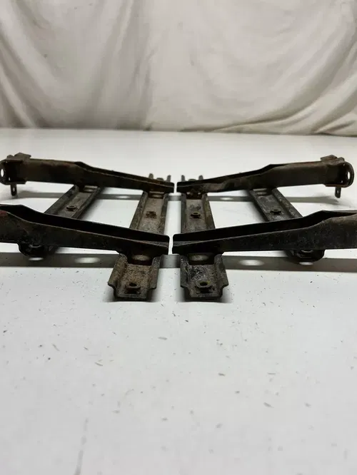01 Yamaha Kodiak 400 4x4 YFM400 Foot Peg Mount Well Guard GOOD THREADS STRAIGHT!