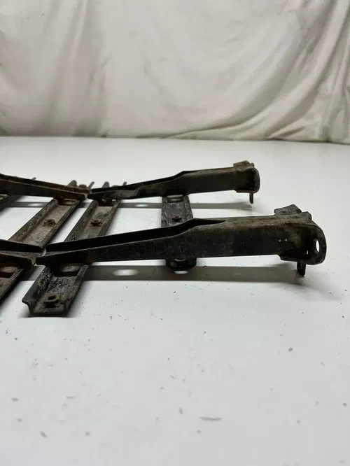 01 Yamaha Kodiak 400 4x4 YFM400 Foot Peg Mount Well Guard GOOD THREADS STRAIGHT!