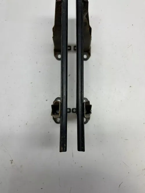 01 Yamaha Kodiak 400 4x4 YFM400 Foot Peg Mount Well Guard GOOD THREADS STRAIGHT!