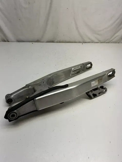 2005 05 Honda CRF450R crf 450r OEM Swingarm Swing Arm Guide CHAIN WEAR!