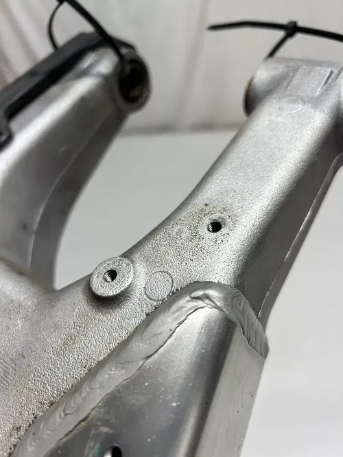 2005 05 Honda CRF450R crf 450r OEM Swingarm Swing Arm Guide CHAIN WEAR!
