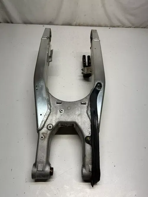 2005 05 Honda CRF450R crf 450r OEM Swingarm Swing Arm Guide CHAIN WEAR!