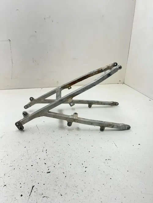 03 2003 Honda CR250R Cr 250 r 2 Stroke OEM STRAIGHT! Subframe Sub Frame Mount