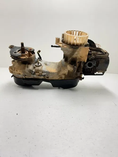 02 2002 Polaris scrambler 90 2x4 2T OEM Complete Engine Motor Cases Crank Shaft