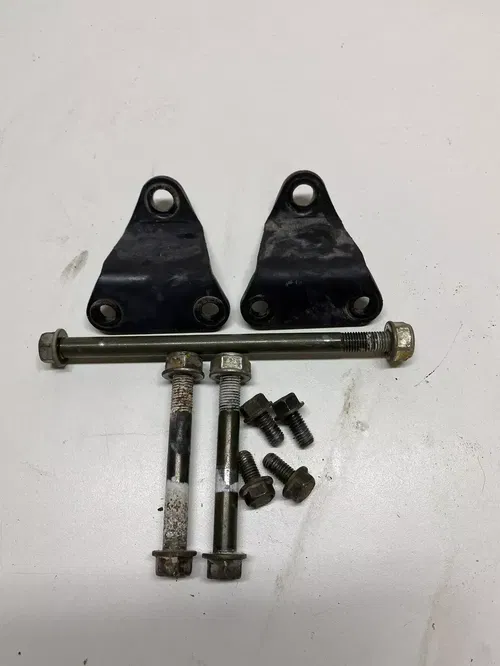 09 2009 ARCTIC CAT 250 250 ENGINE MOTOR MOUNT BRACKETS BOLTS SET Free Ship