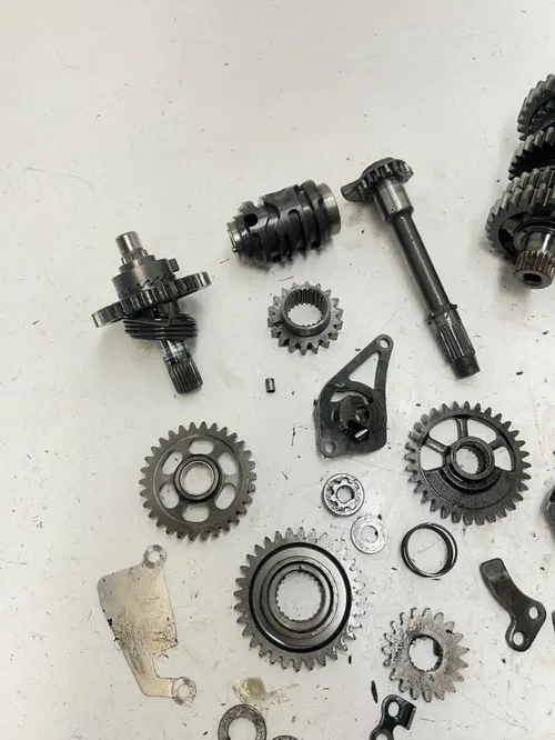 06 2006 Honda Crf 250 r CRF250R OEM Trans Transmission Gear Fork Shaft Kickstart