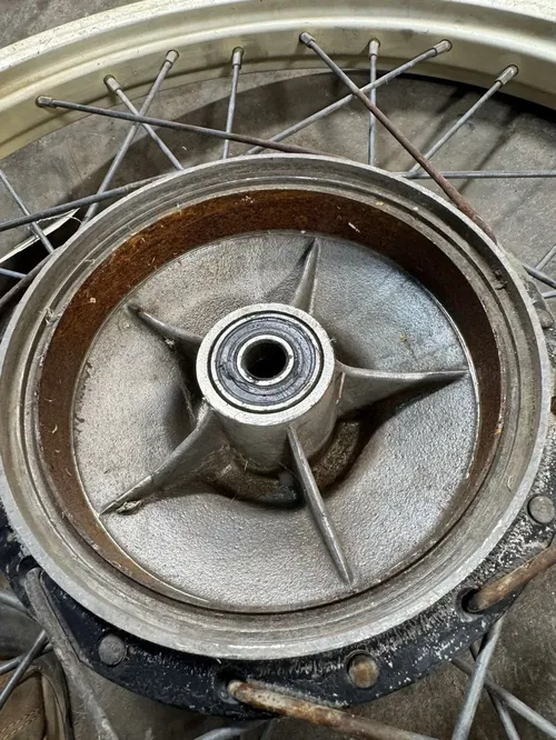 1985 85 HUSQVARNA WR125 wr 125 SLIGHT WOBBLE Front Wheel Rim Hub Free Ship ￼